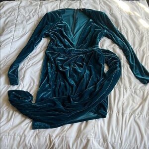 FASHION NOVA TEAL VELVET LONG SLEEVED DRESS WITH SHOULDER PADS AND A TRAIN